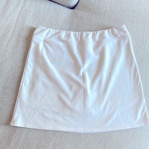 Adidas golf skirt. White Size 8. Attached shorts underneath